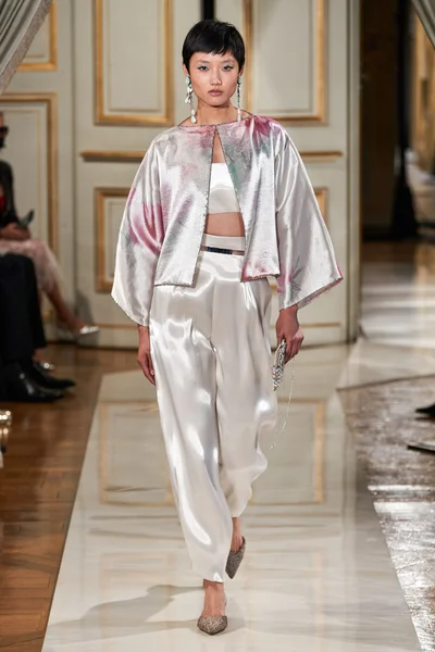 Look 19